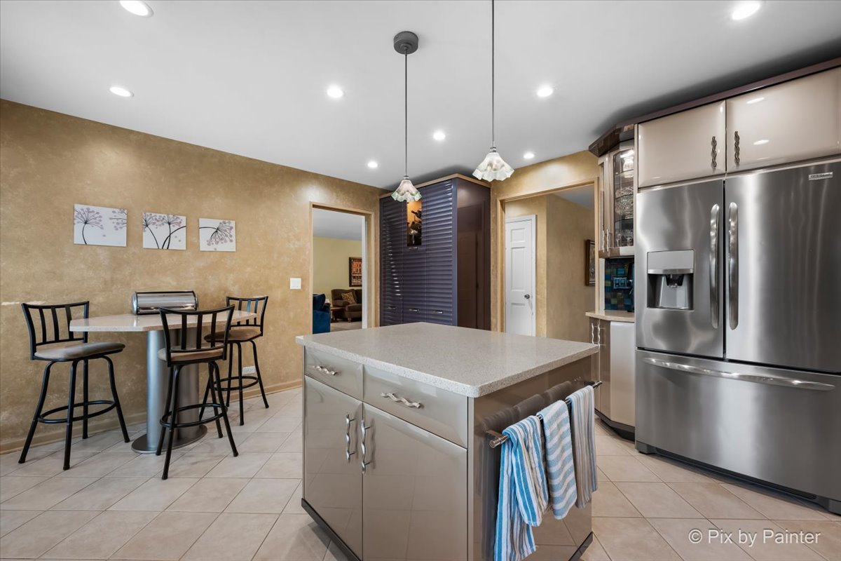 546 W Revere Lane, Palatine, IL 60067