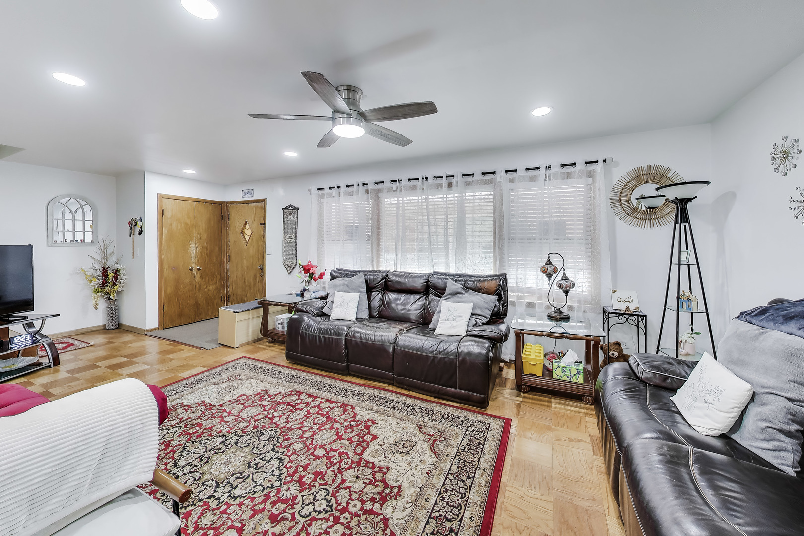 4849 N Central Avenue #C, Chicago, IL 60630