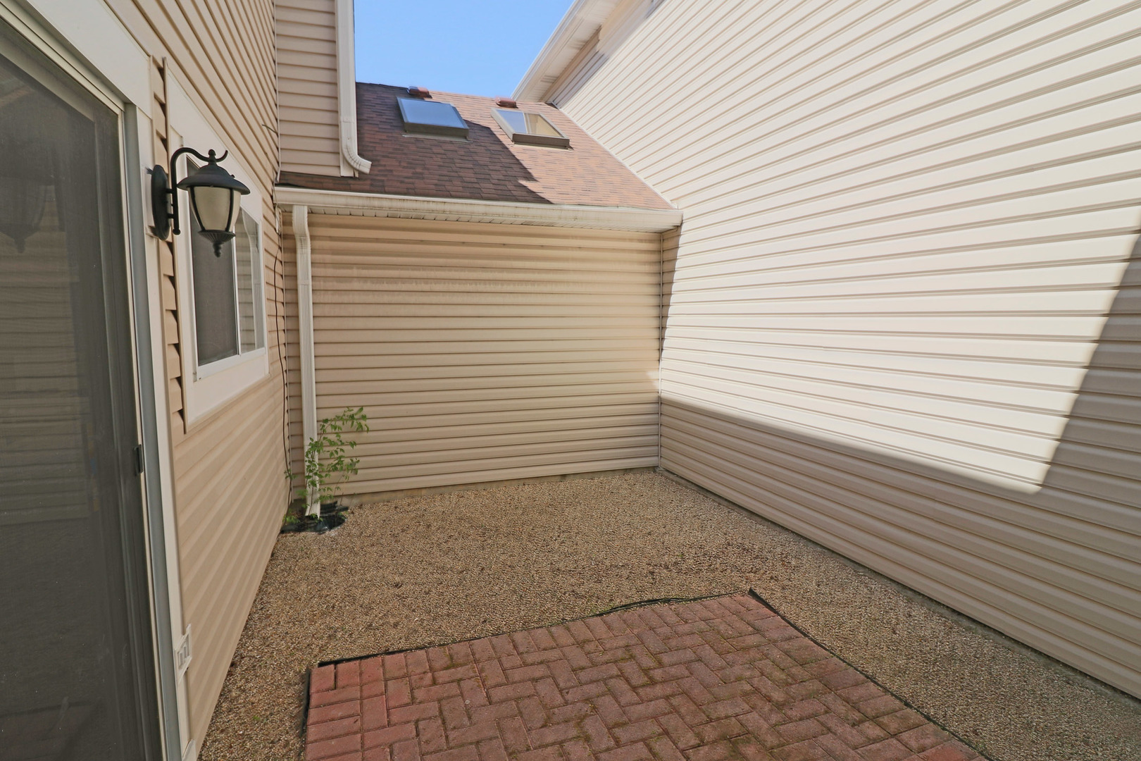 590 LeParc Circle, Buffalo Grove, IL 60089