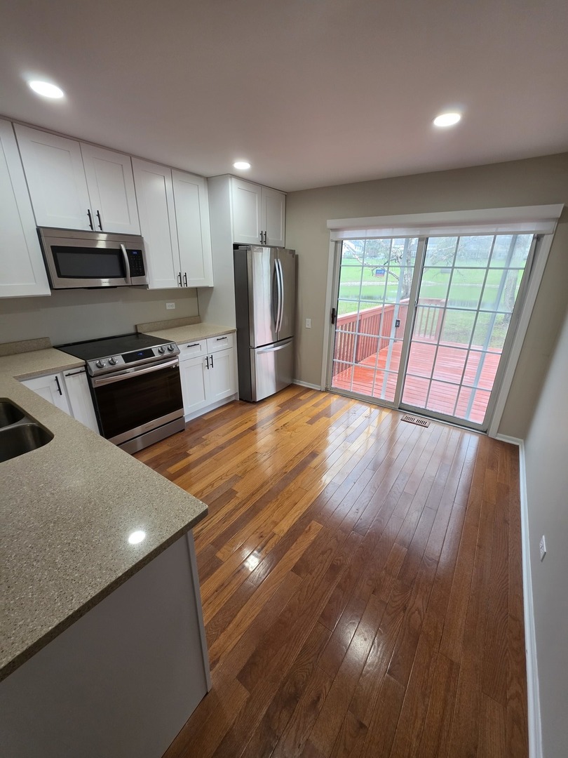 1710 Coach Drive #1710, Naperville, IL 60565