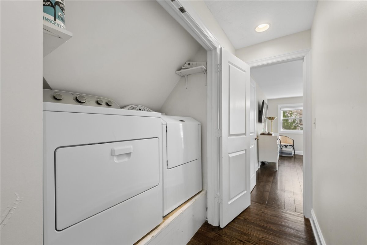 1831 Beverly Place, Highland Park, IL 60035