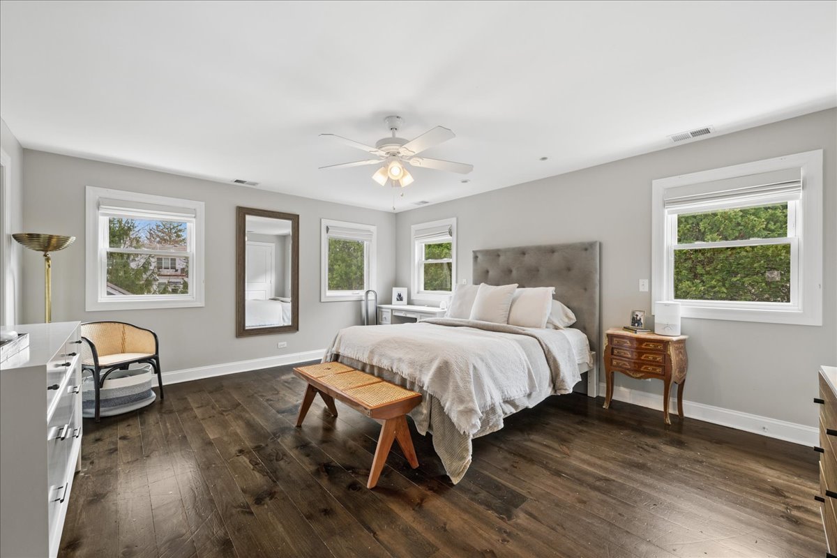 1831 Beverly Place, Highland Park, IL 60035