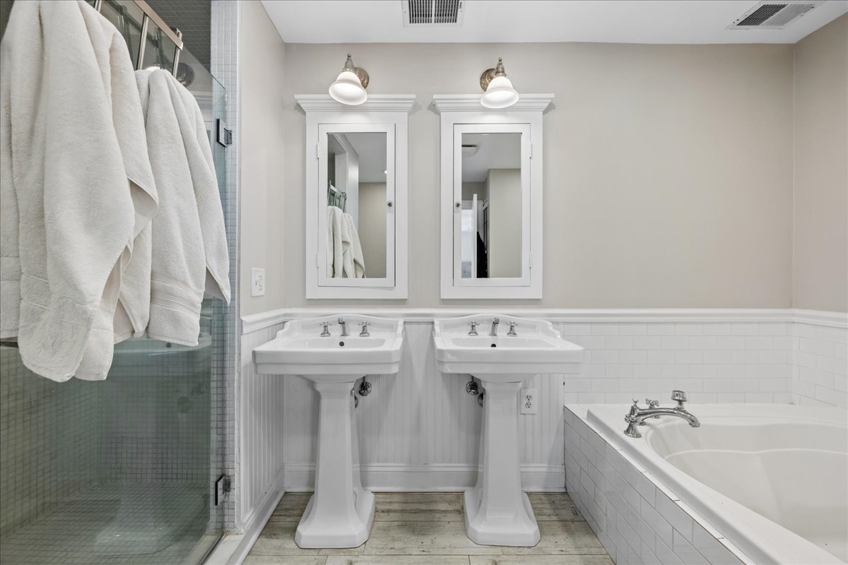 1831 Beverly Place, Highland Park, IL 60035