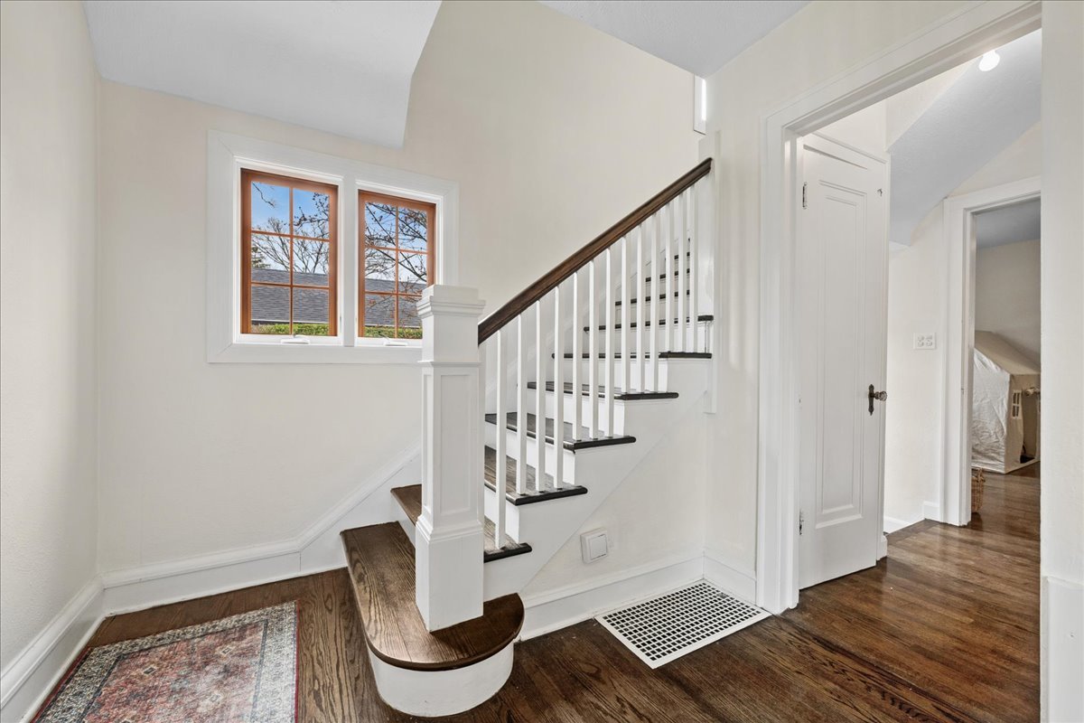 1831 Beverly Place, Highland Park, IL 60035