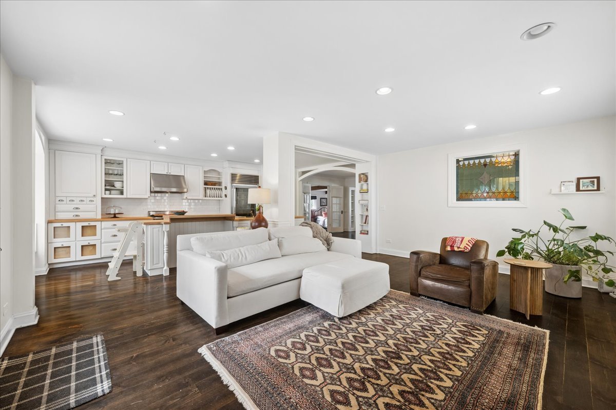 1831 Beverly Place, Highland Park, IL 60035