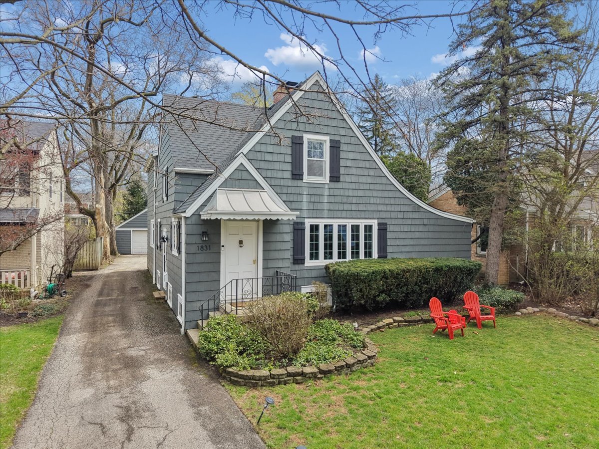 1831 Beverly Place, Highland Park, IL 60035