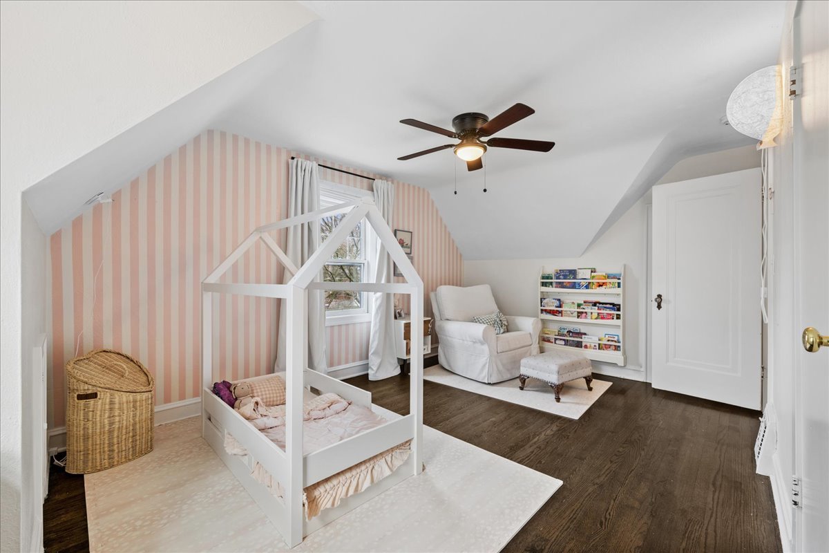 1831 Beverly Place, Highland Park, IL 60035