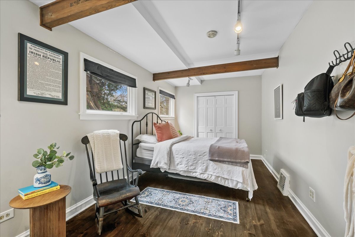 1831 Beverly Place, Highland Park, IL 60035