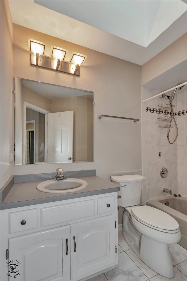 16616 Grants Trail, Orland Park, IL 60467