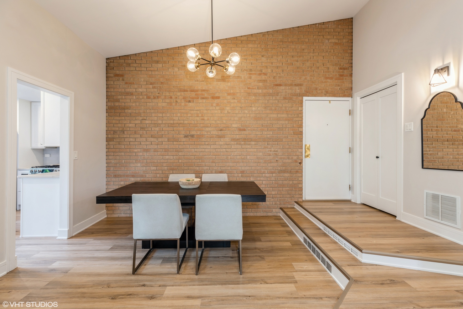 6015 LAKESIDE Place #304, Tinley Park, IL 60477