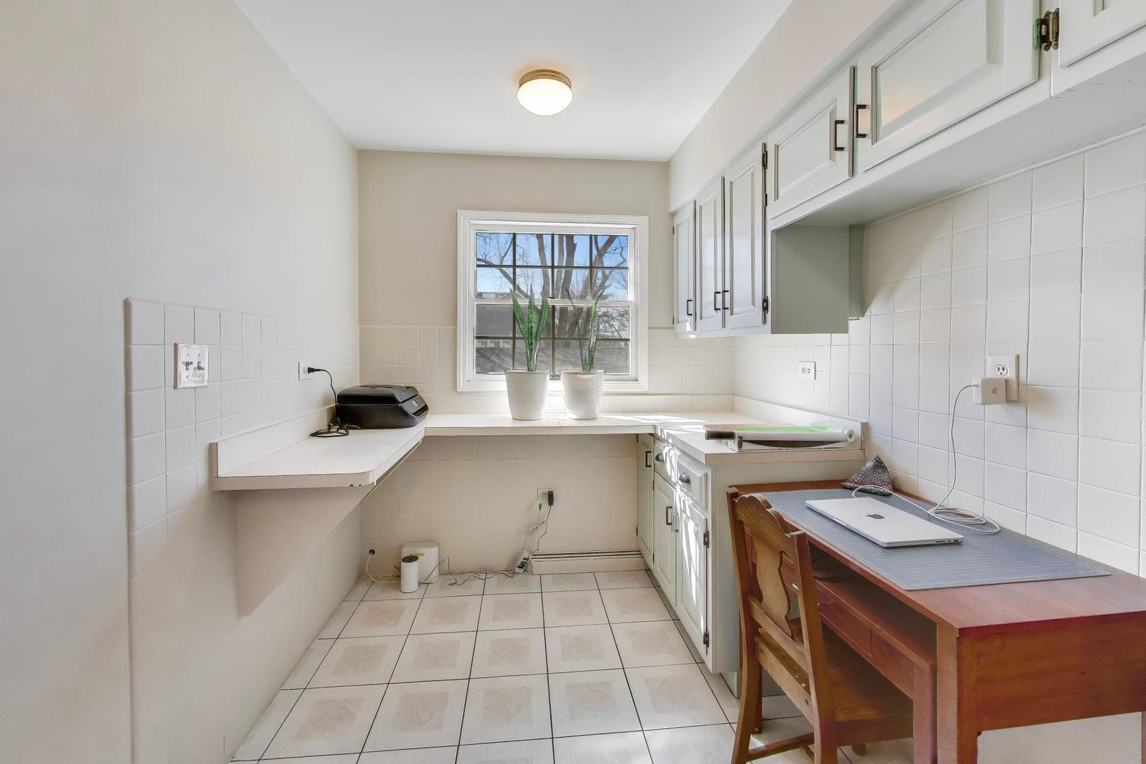 798 S Linden Avenue, Elmhurst, IL 60126