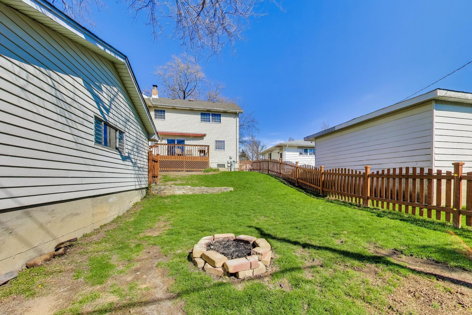 798 S Linden Avenue, Elmhurst, IL 60126