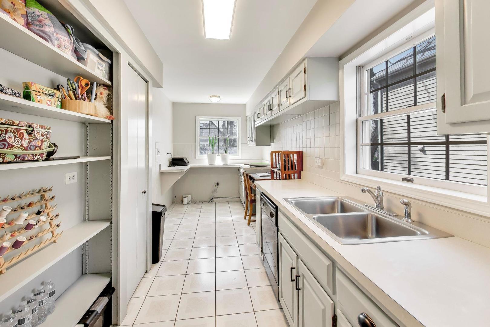 798 S Linden Avenue, Elmhurst, IL 60126