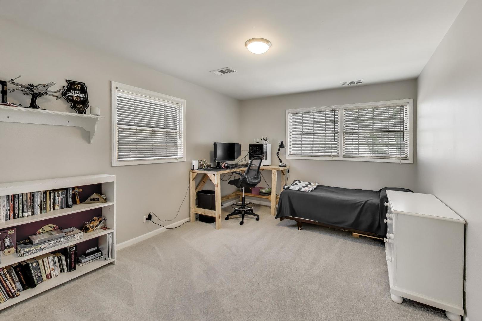 798 S Linden Avenue, Elmhurst, IL 60126