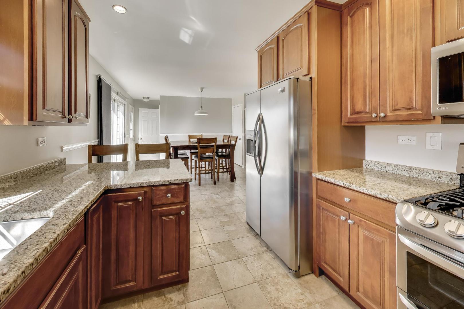 798 S Linden Avenue, Elmhurst, IL 60126