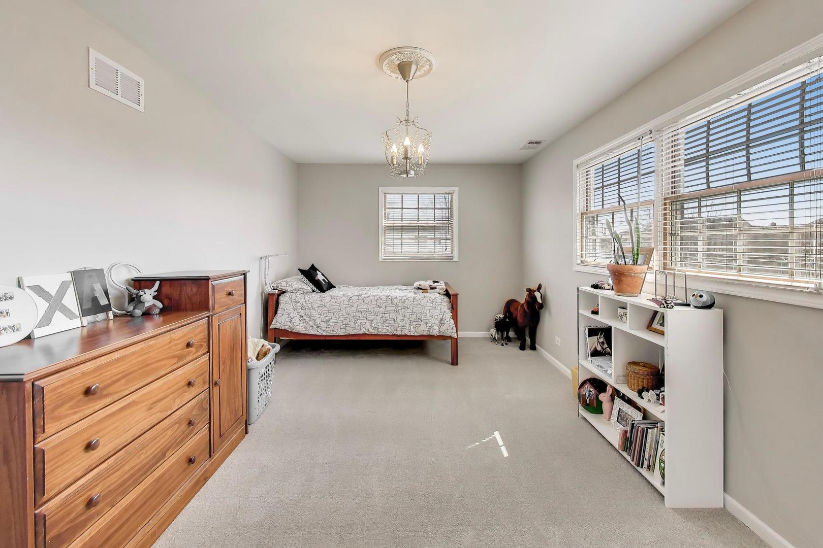 798 S Linden Avenue, Elmhurst, IL 60126