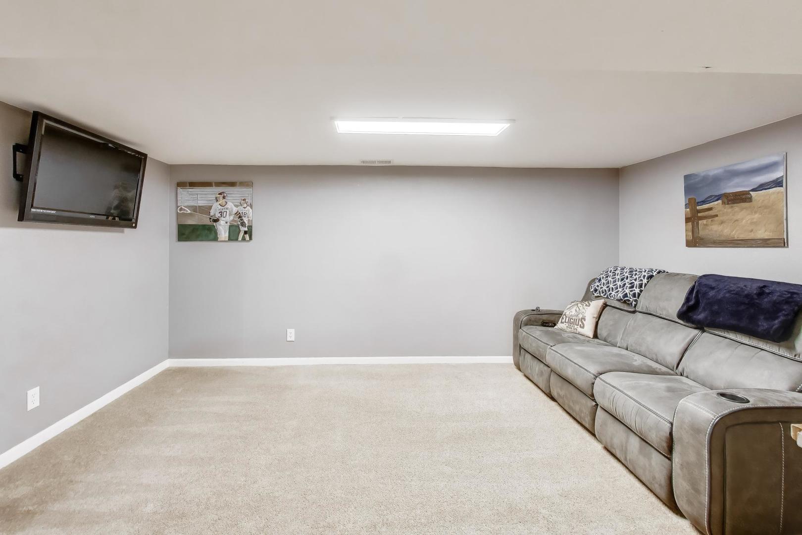 798 S Linden Avenue, Elmhurst, IL 60126