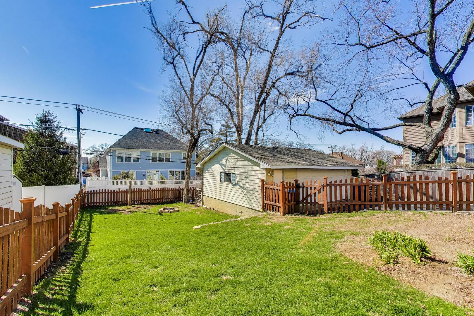 798 S Linden Avenue, Elmhurst, IL 60126