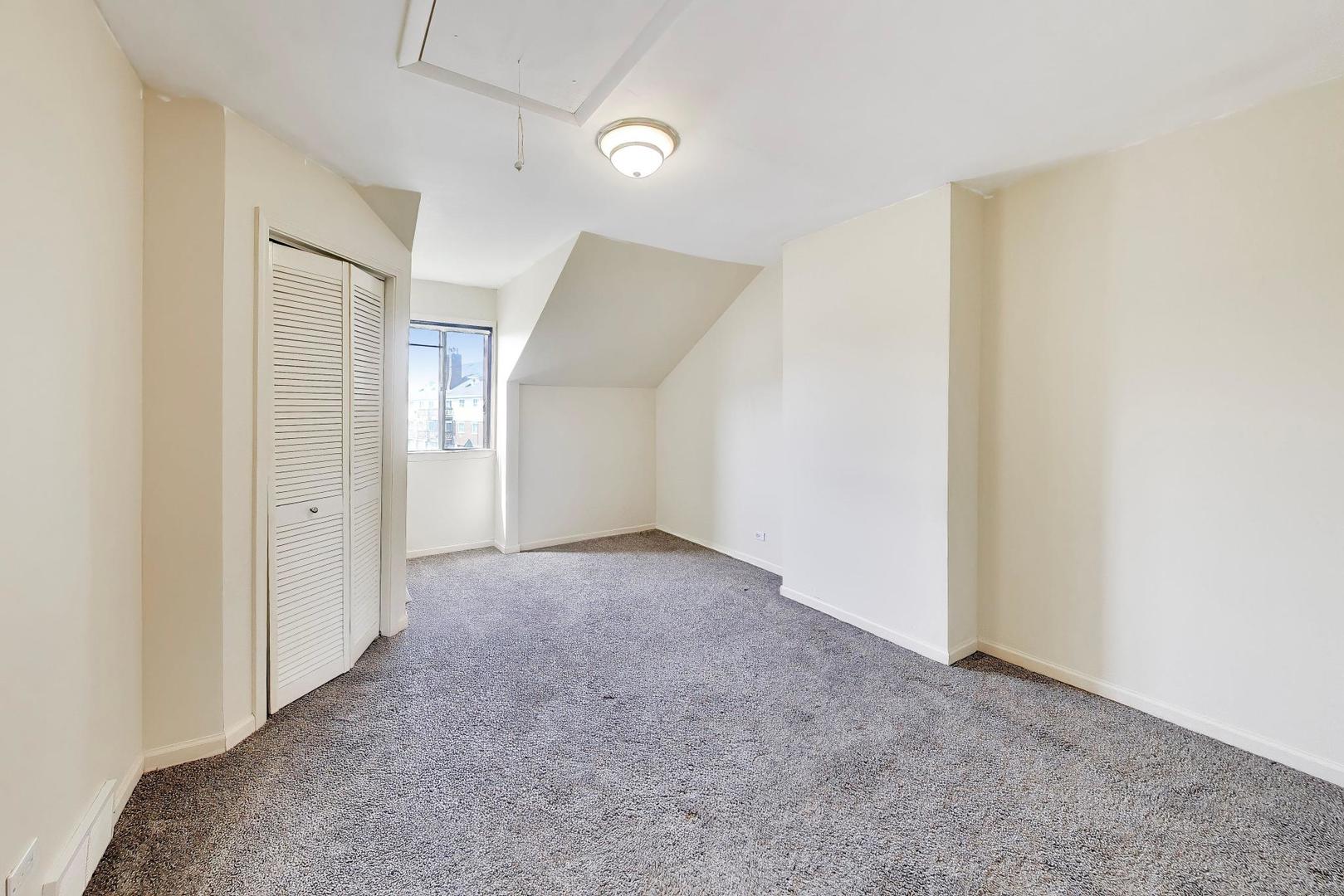 828 Village Quarter Road #A, West Dundee, IL 60118