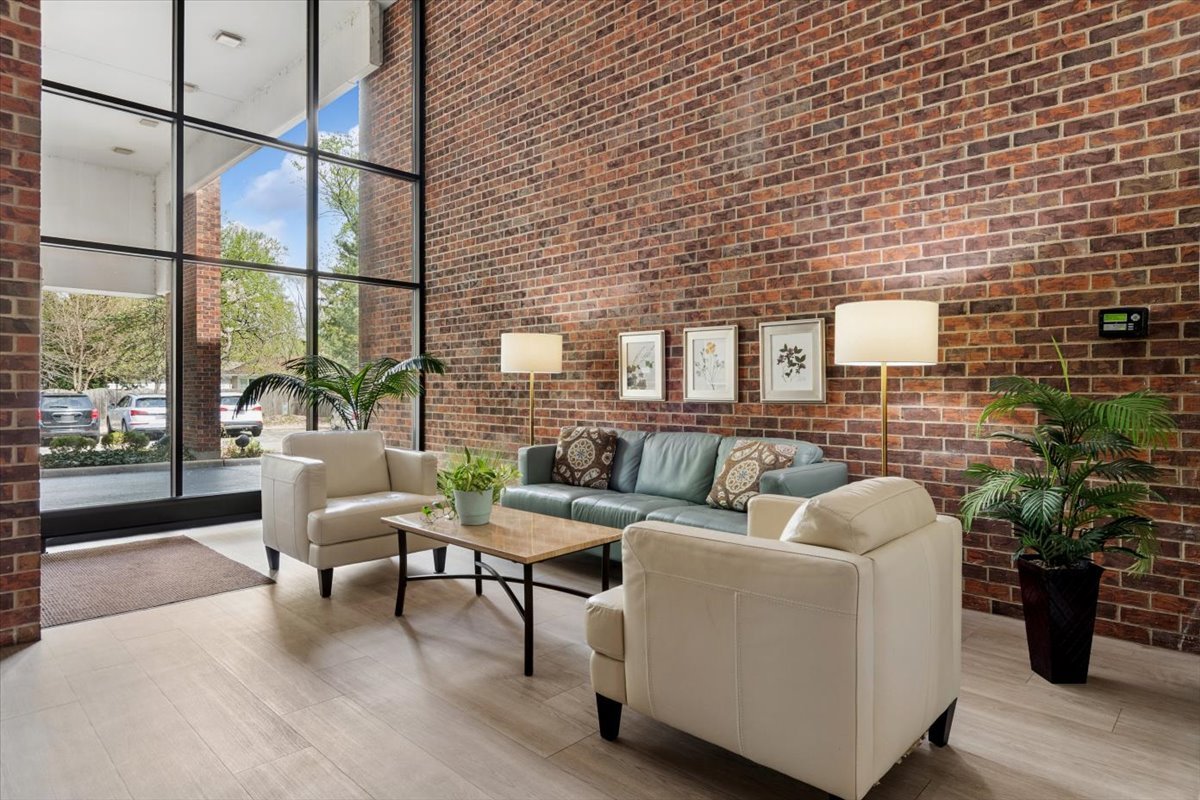 6545 Main Street #407, Downers Grove, IL 60516