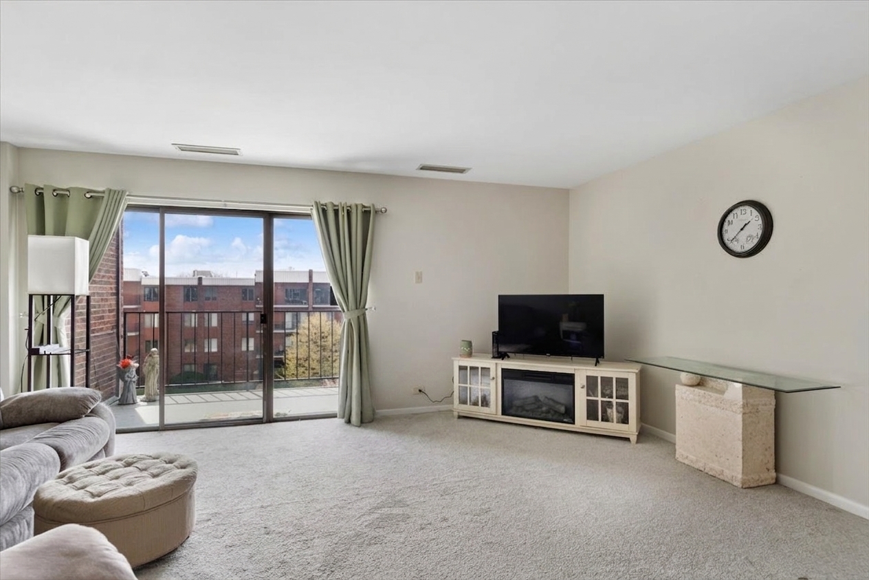 6545 Main Street #407, Downers Grove, IL 60516