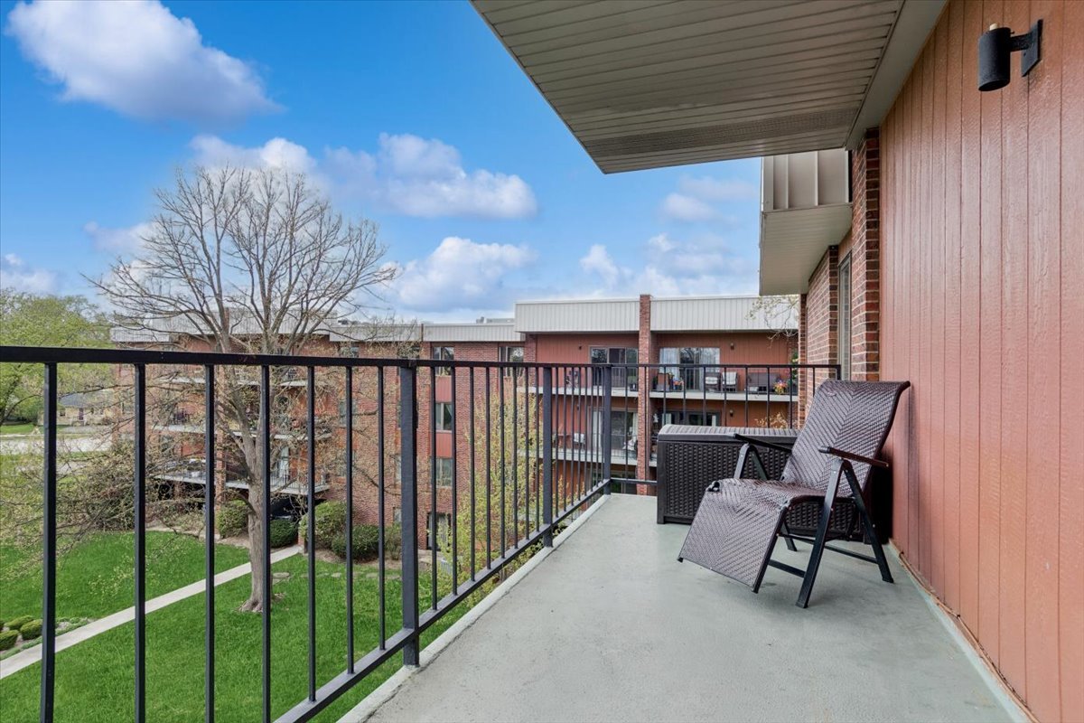 6545 Main Street #407, Downers Grove, IL 60516