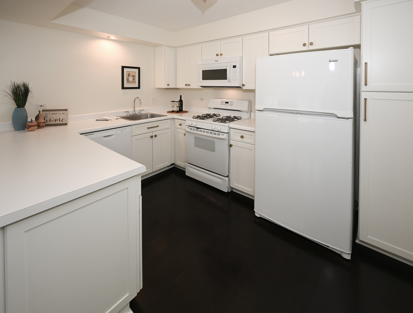 274 Greensboro Court #5, Elk Grove Village, IL 60007