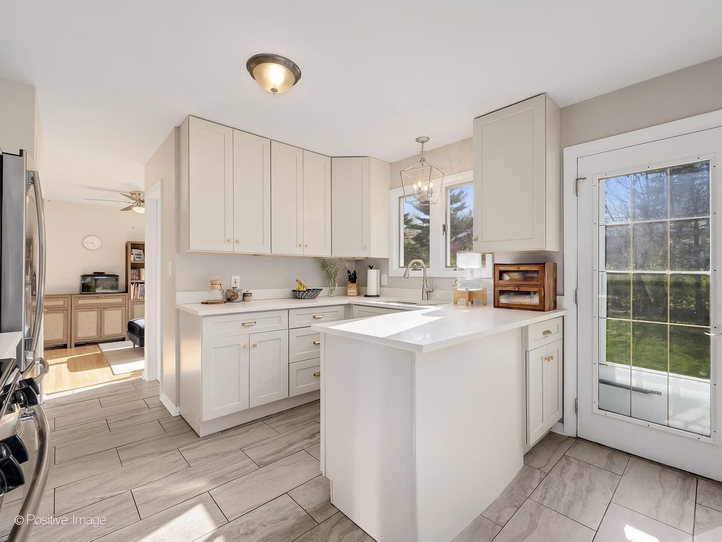 407 10th Court, St. Charles, IL 60174