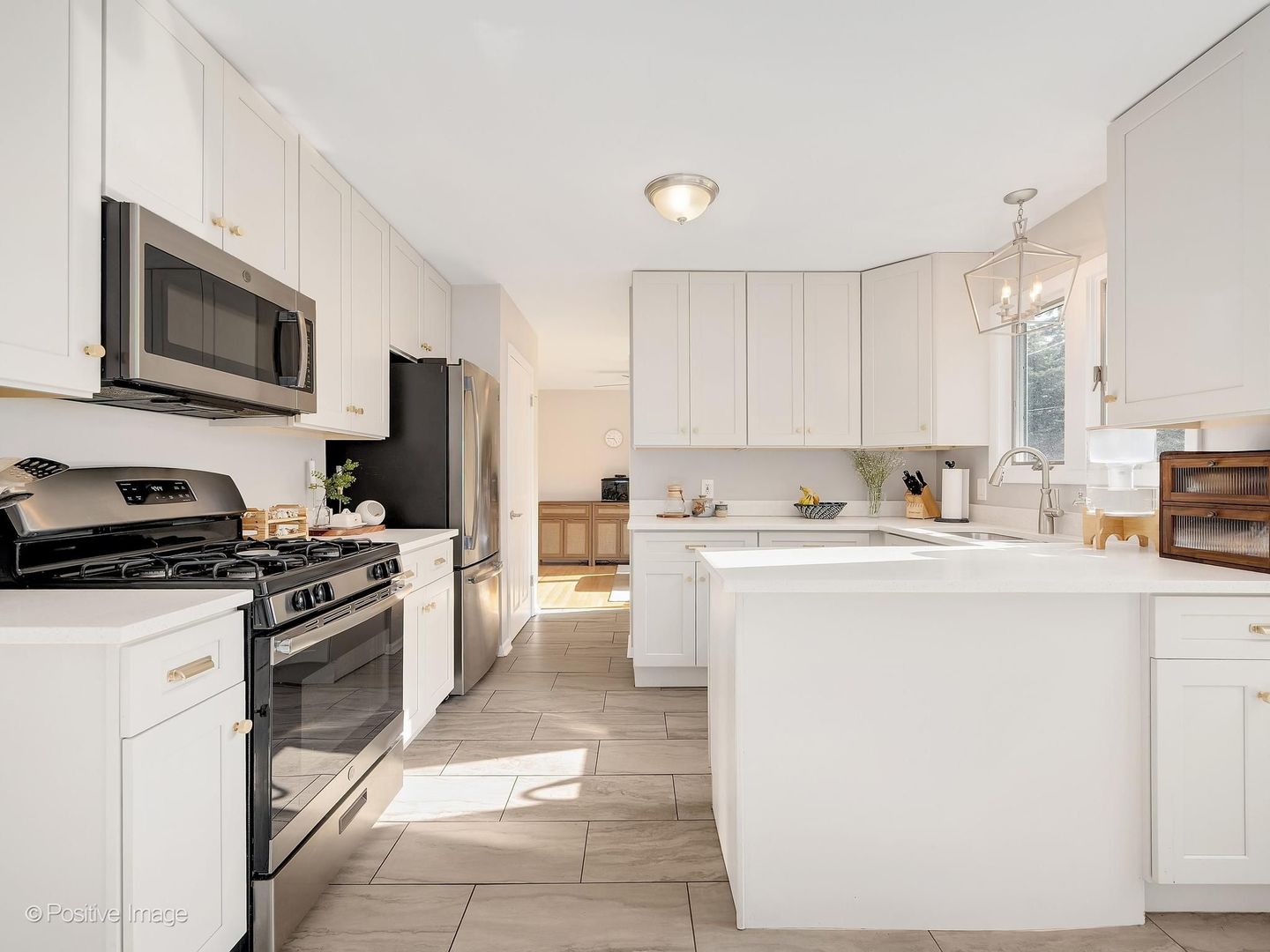 407 10th Court, St. Charles, IL 60174