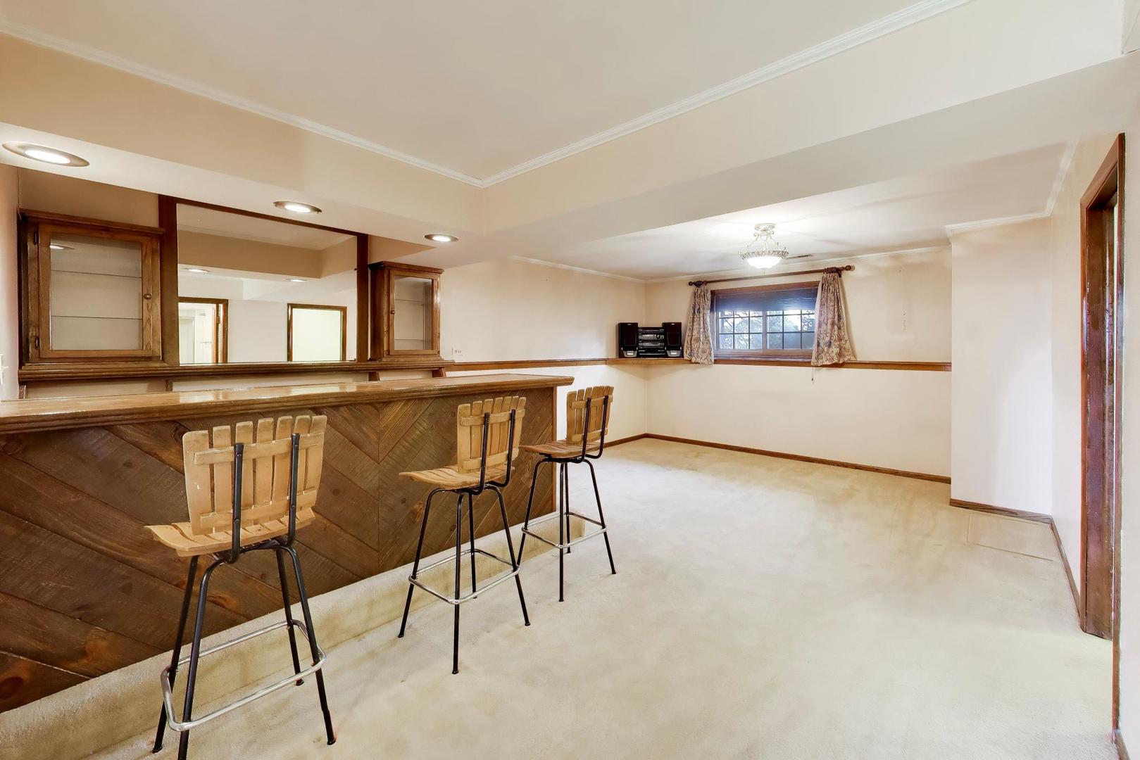 1101 Hunter Street, Lombard, IL 60148