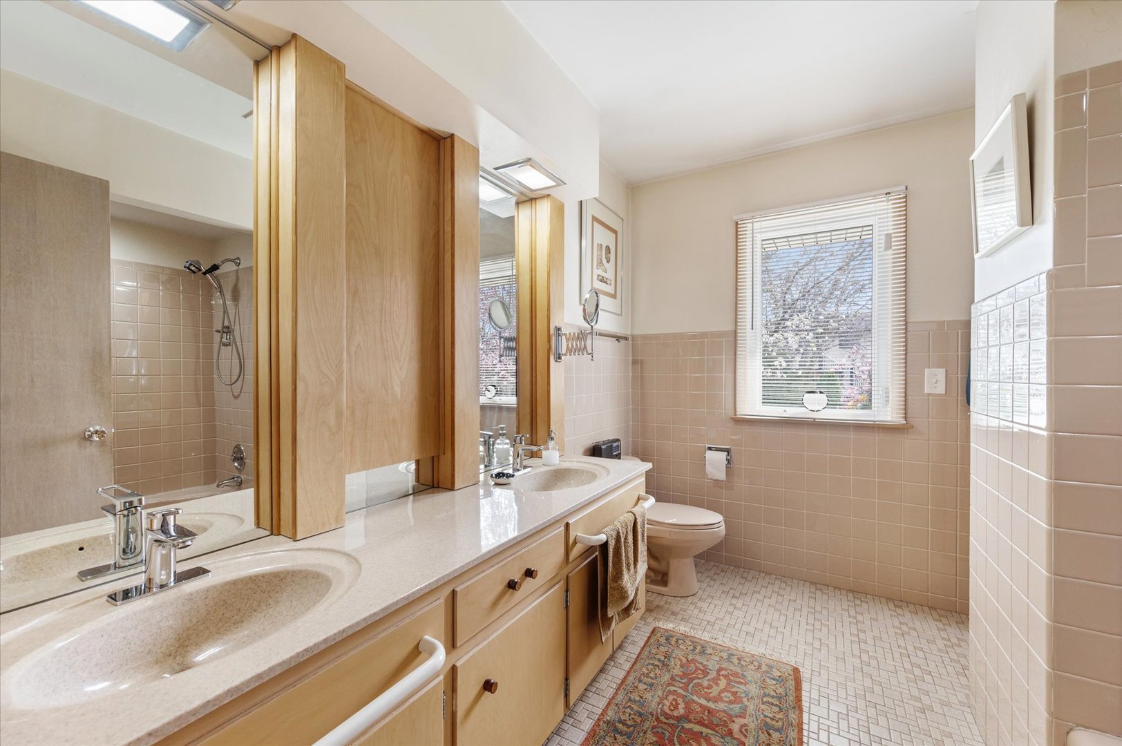 631 S Fern Court, Elmhurst, IL 60126