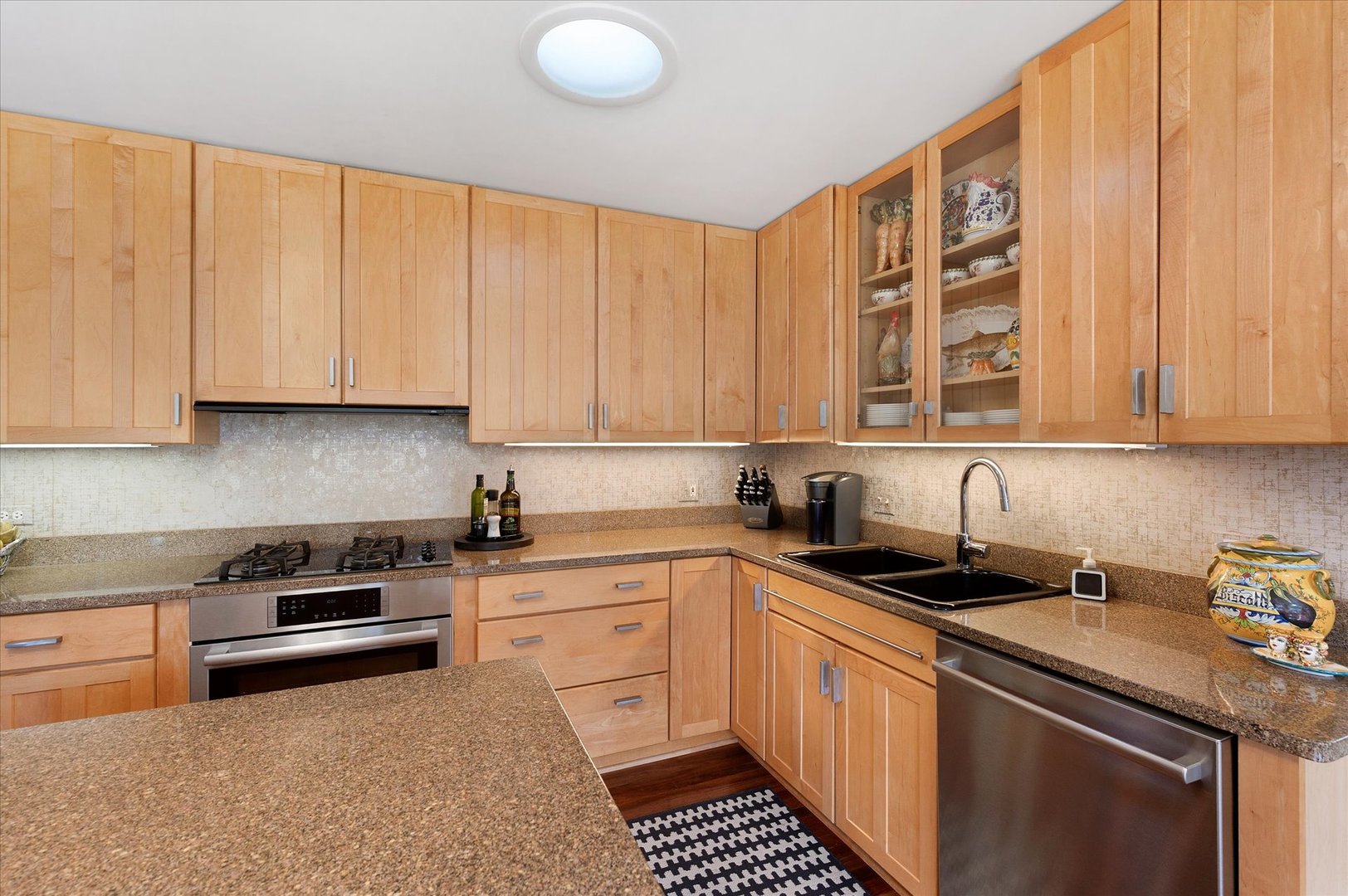 631 S Fern Court, Elmhurst, IL 60126