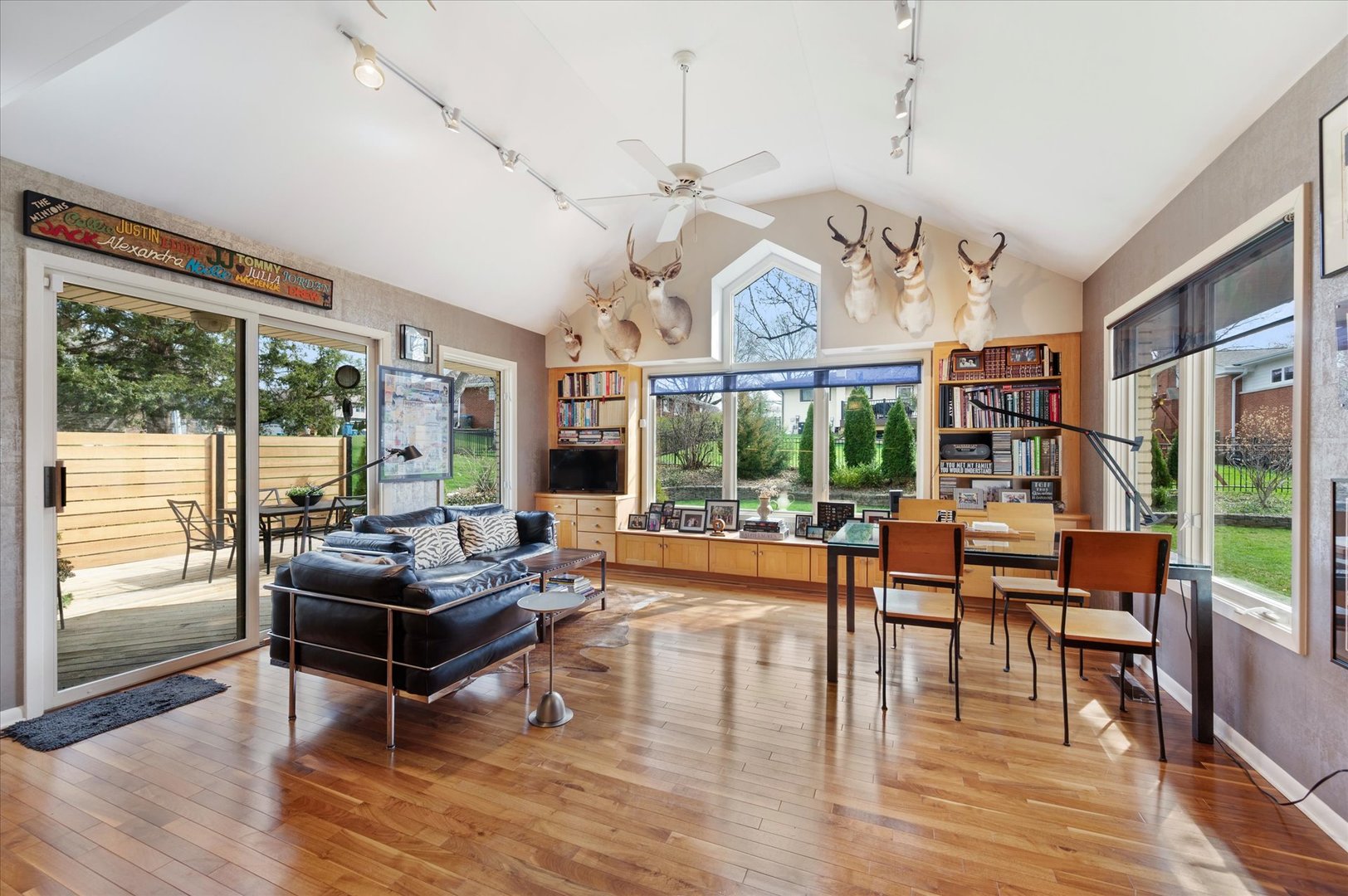 631 S Fern Court, Elmhurst, IL 60126