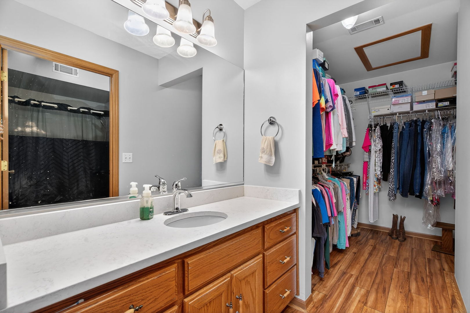 2700 Eagle Drive #2700, Joliet, IL 60436