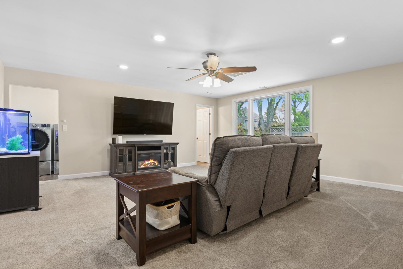 1801 CAMBOURNE Lane, Schaumburg, IL 60194
