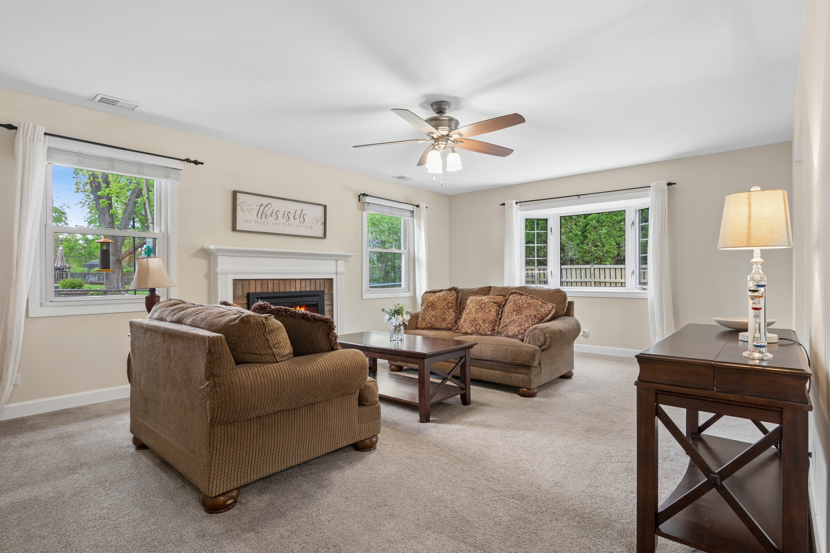 1801 CAMBOURNE Lane, Schaumburg, IL 60194