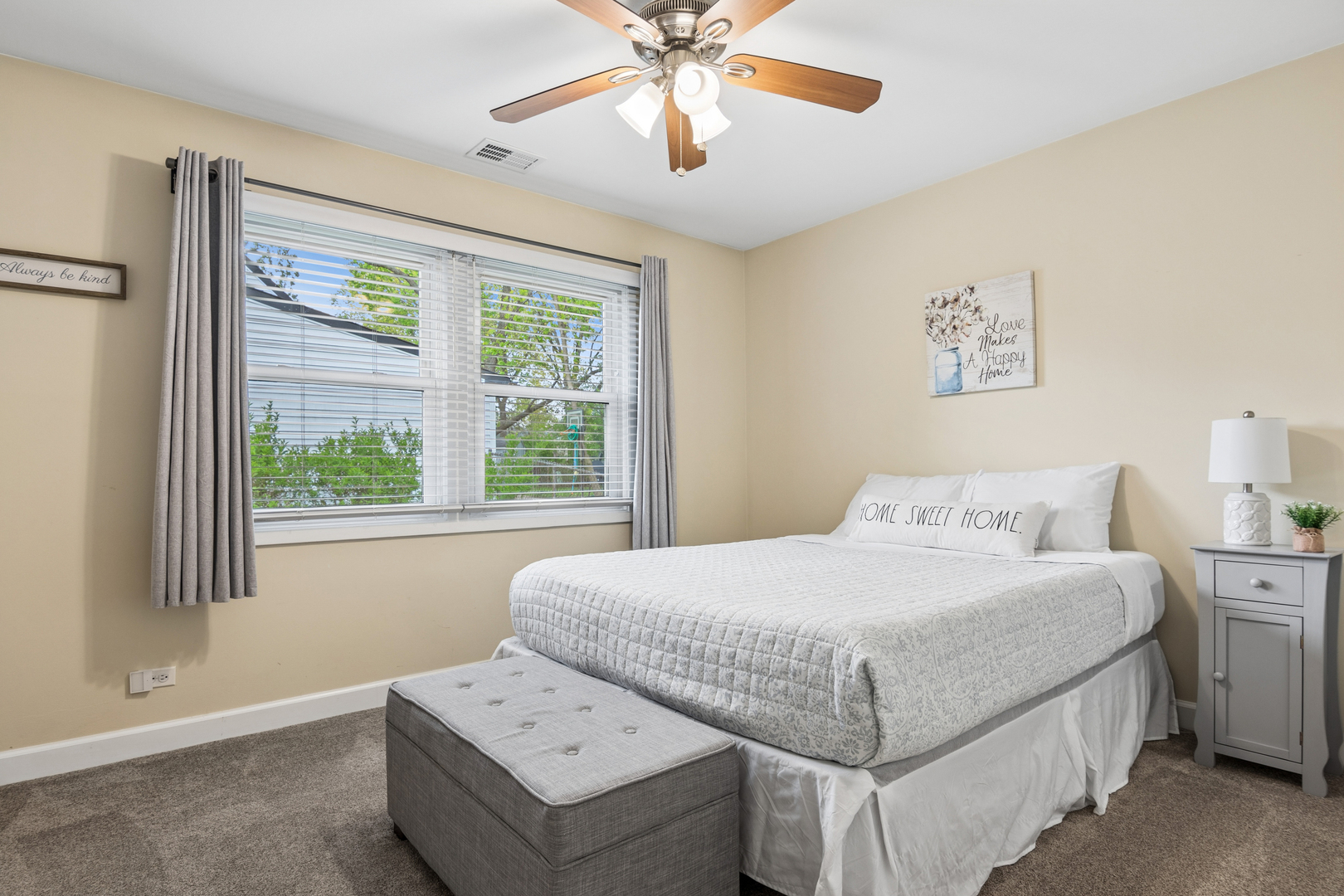 1801 CAMBOURNE Lane, Schaumburg, IL 60194