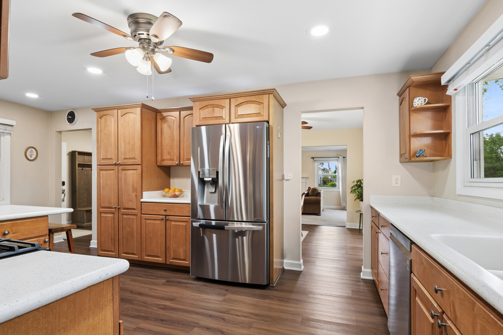 1801 CAMBOURNE Lane, Schaumburg, IL 60194