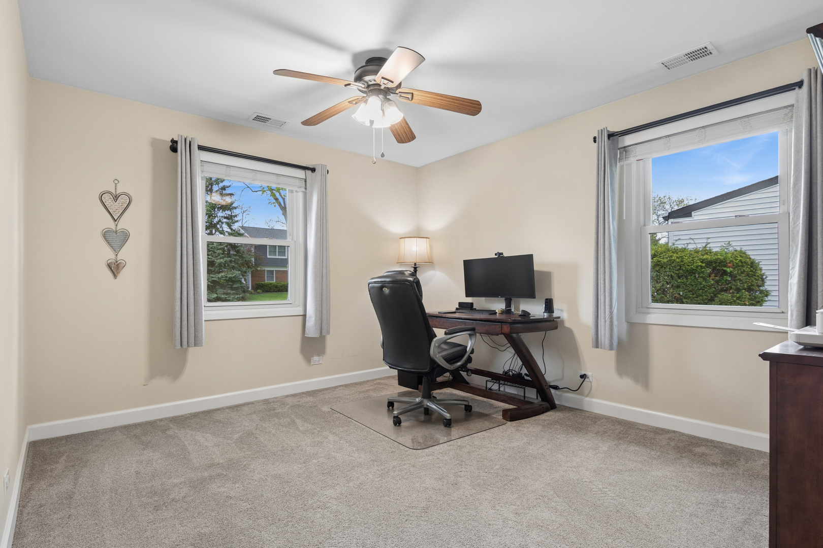 1801 CAMBOURNE Lane, Schaumburg, IL 60194