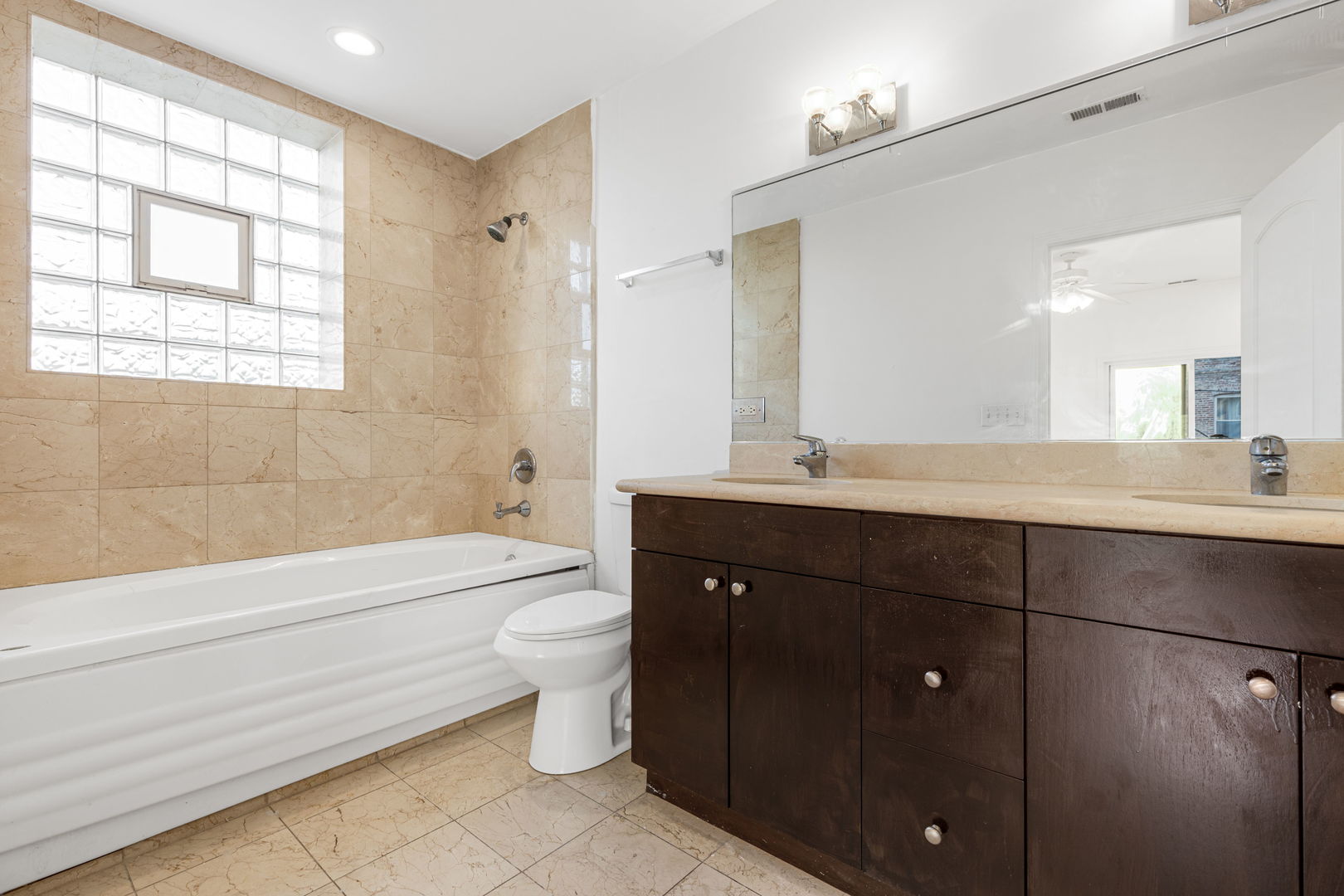 4800 S St Lawrence Avenue #2N, Chicago, IL 60615