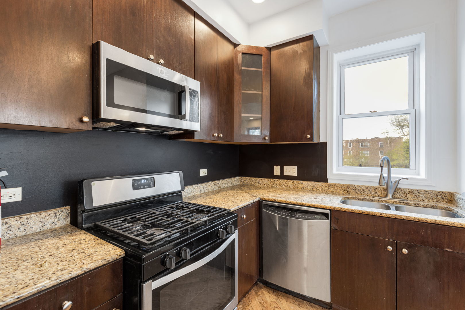 4800 S St Lawrence Avenue #2N, Chicago, IL 60615
