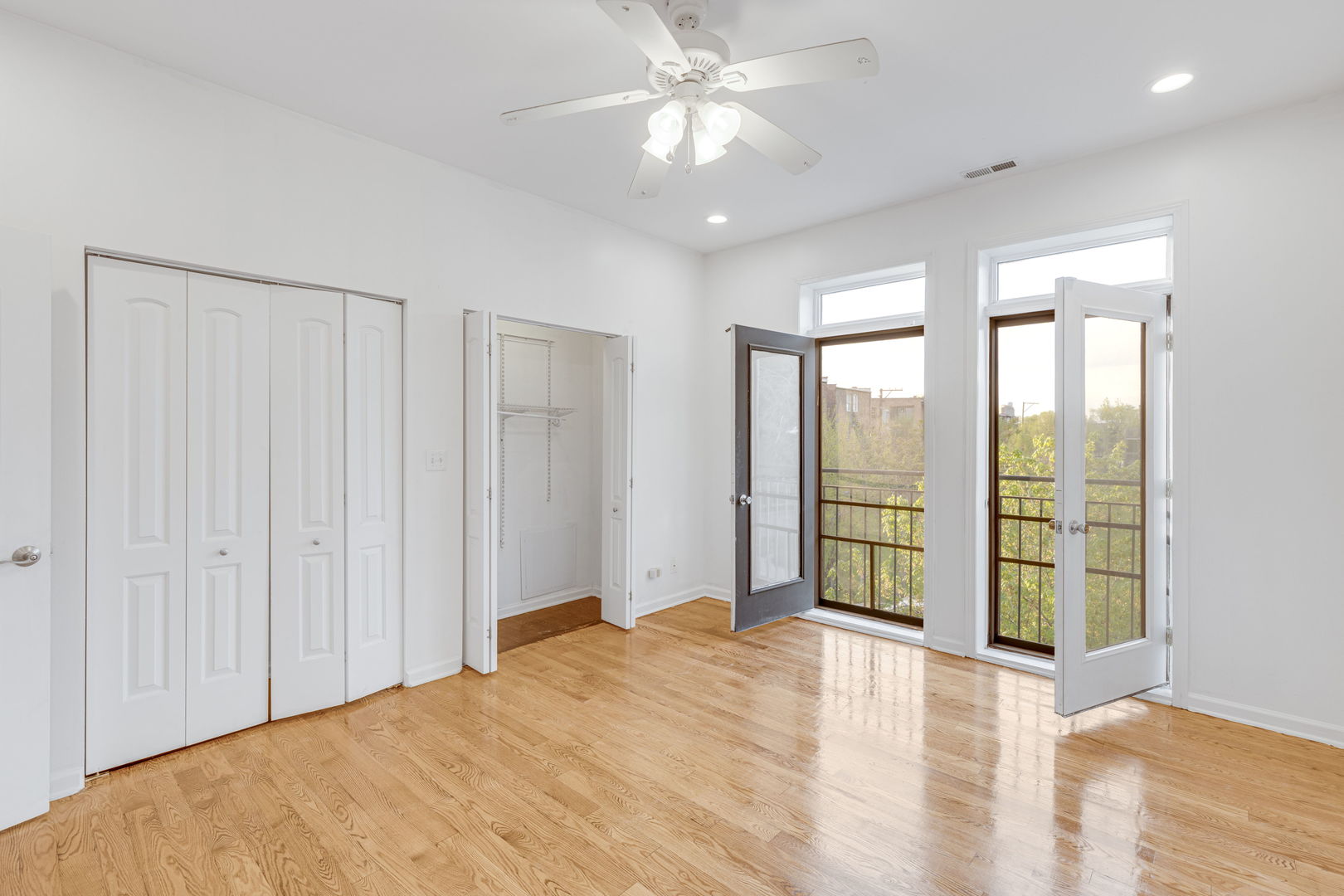4800 S St Lawrence Avenue #2N, Chicago, IL 60615