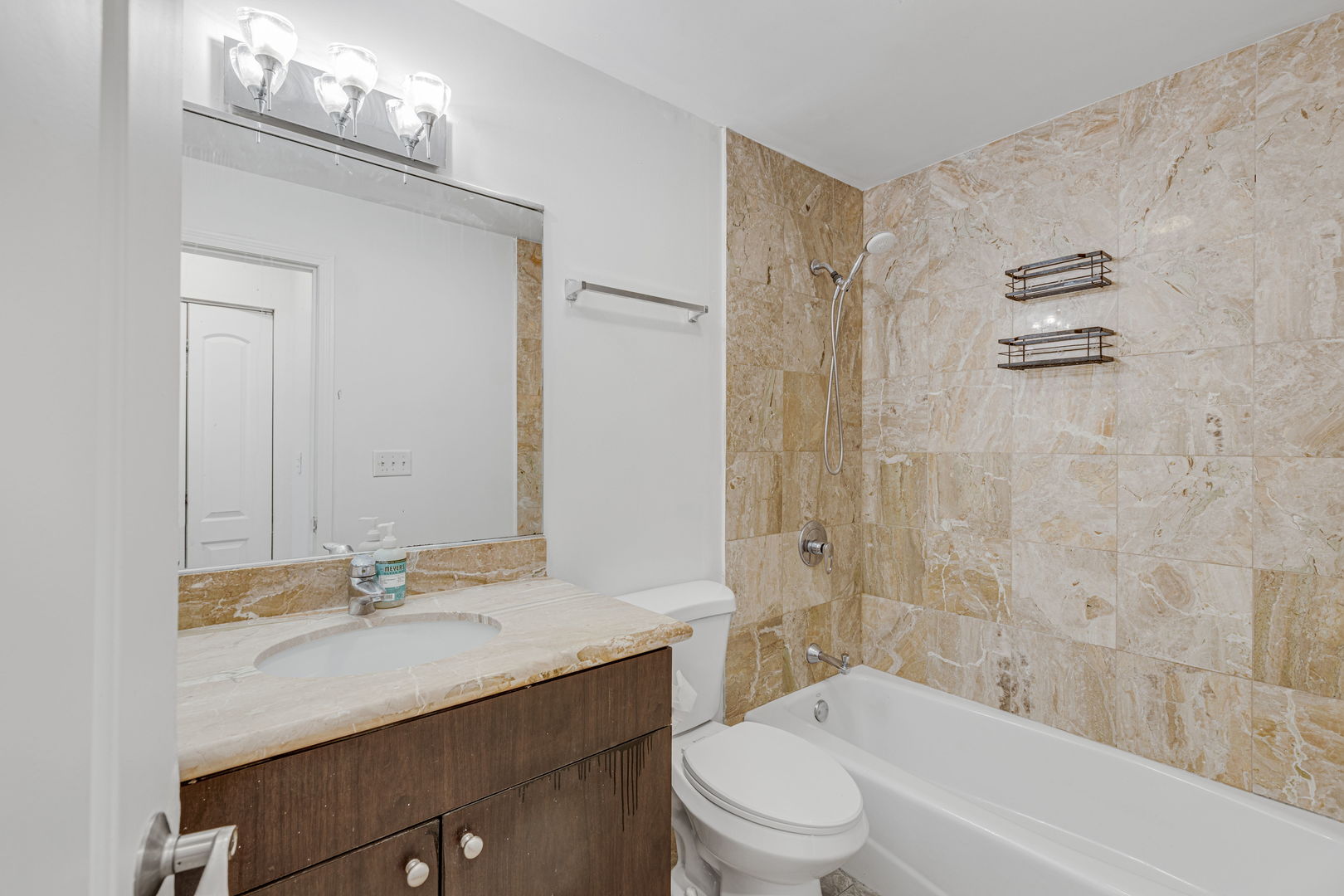 4800 S St Lawrence Avenue #2N, Chicago, IL 60615