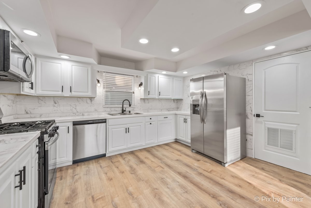 1019 Maple Street, Lake In The Hills, IL 60156