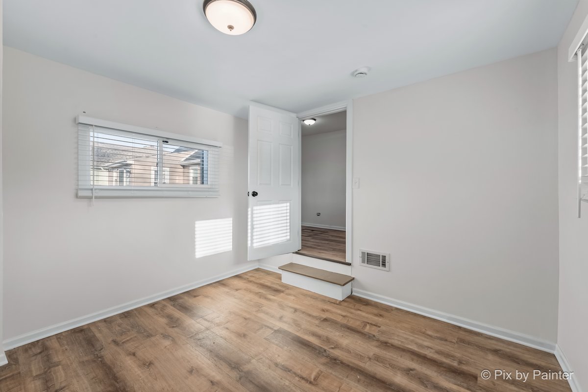 1019 Maple Street, Lake In The Hills, IL 60156