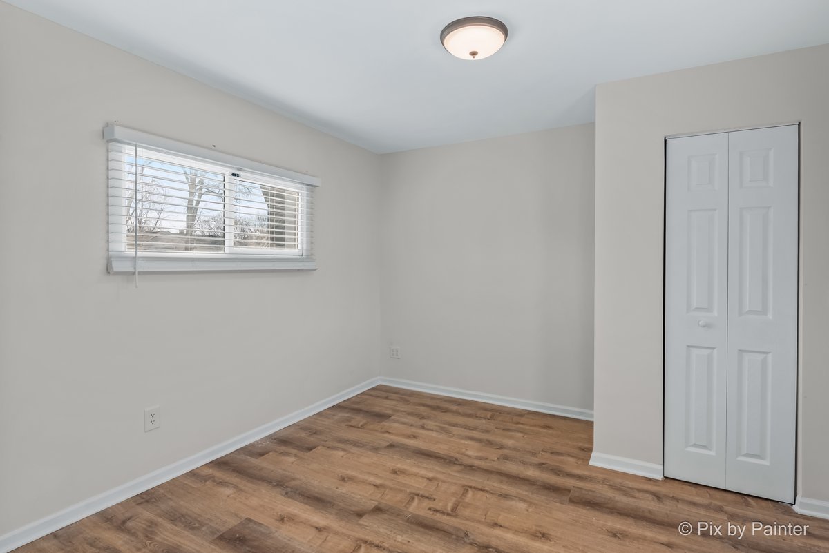 1019 Maple Street, Lake In The Hills, IL 60156