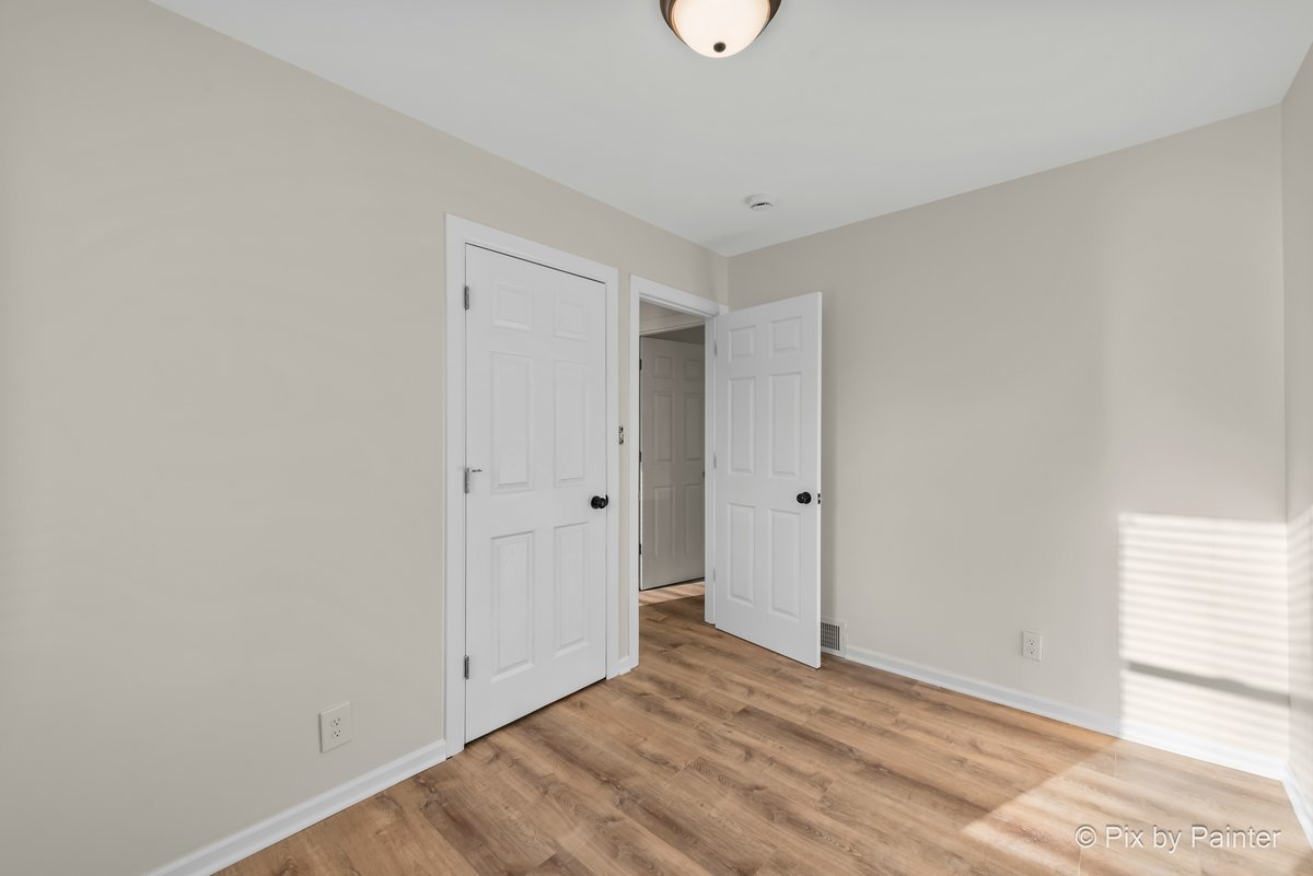 1019 Maple Street, Lake In The Hills, IL 60156