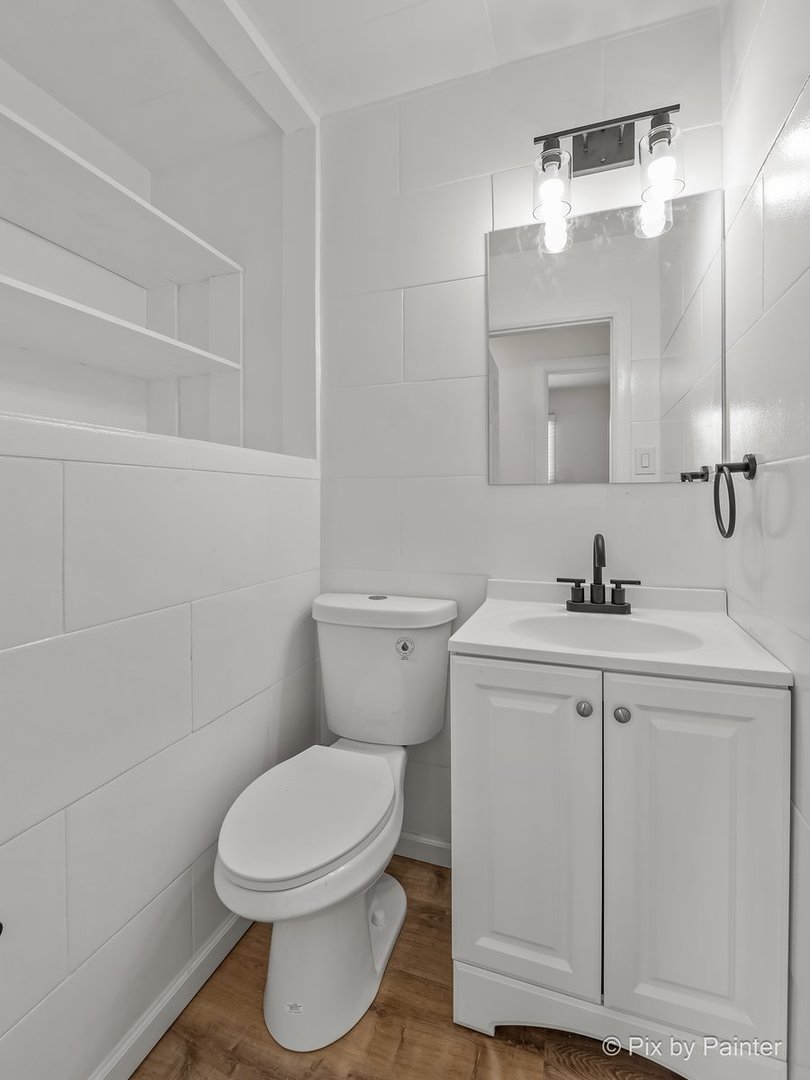 1019 Maple Street, Lake In The Hills, IL 60156