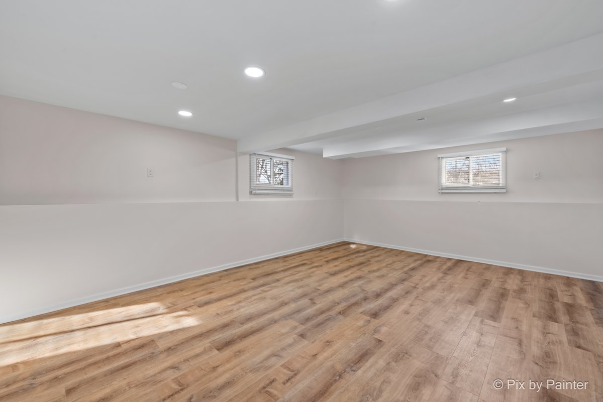 1019 Maple Street, Lake In The Hills, IL 60156