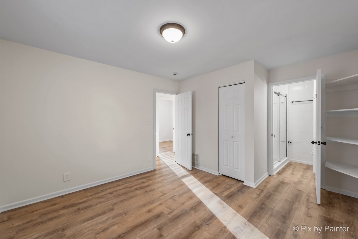 1019 Maple Street, Lake In The Hills, IL 60156